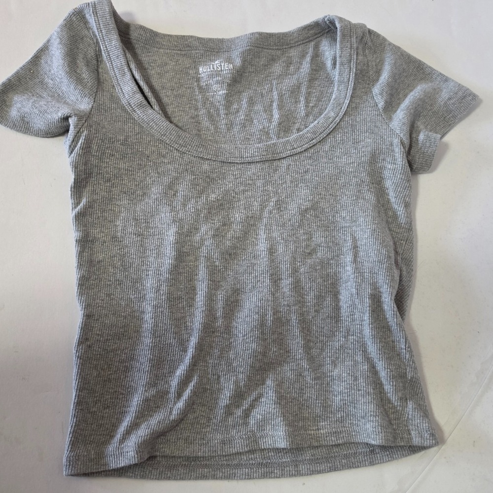 Hollister Womens XS Heather Grey Ribbed Scoop Neck Crop Top Short Sleeve T-Shirt